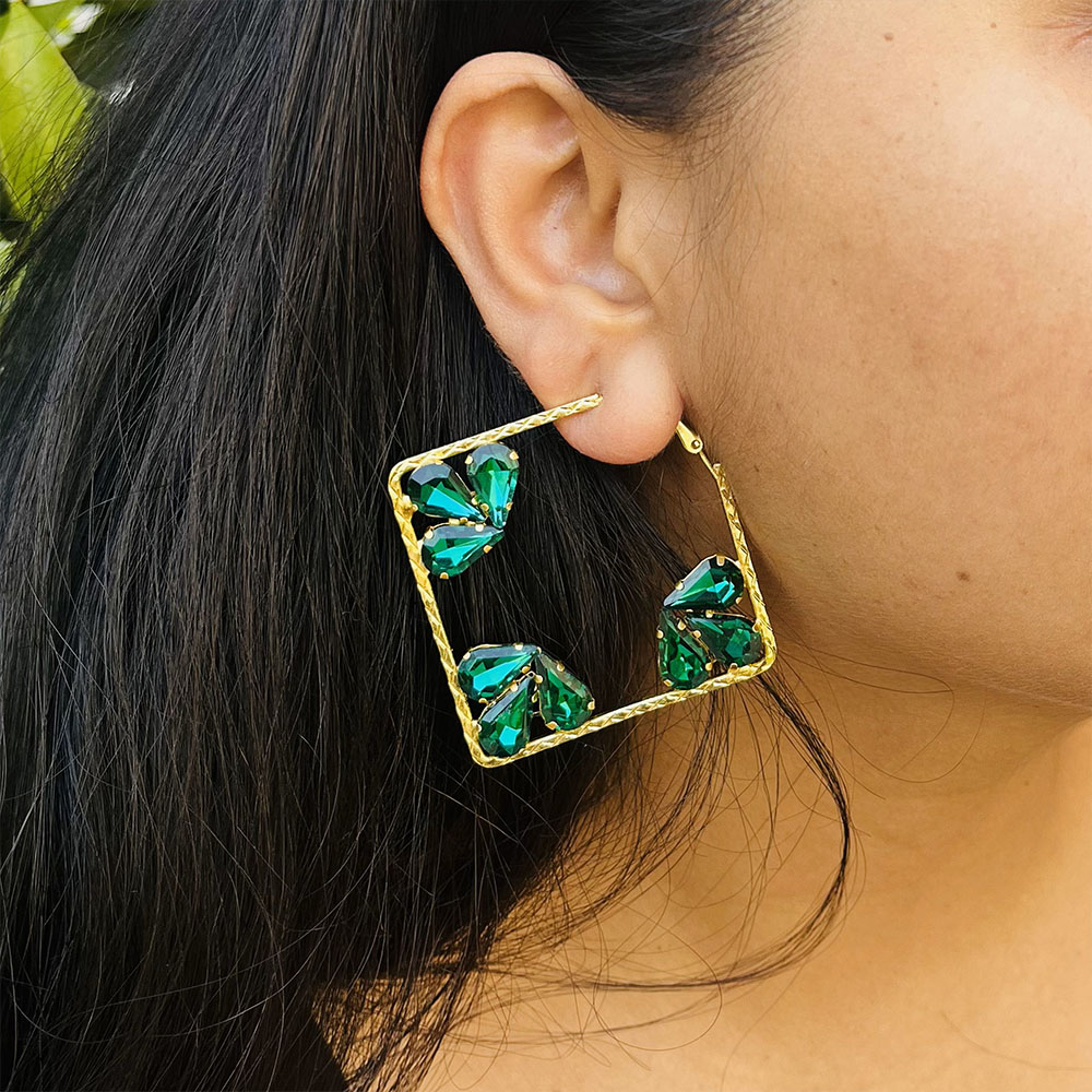 Hiraola's Product Image