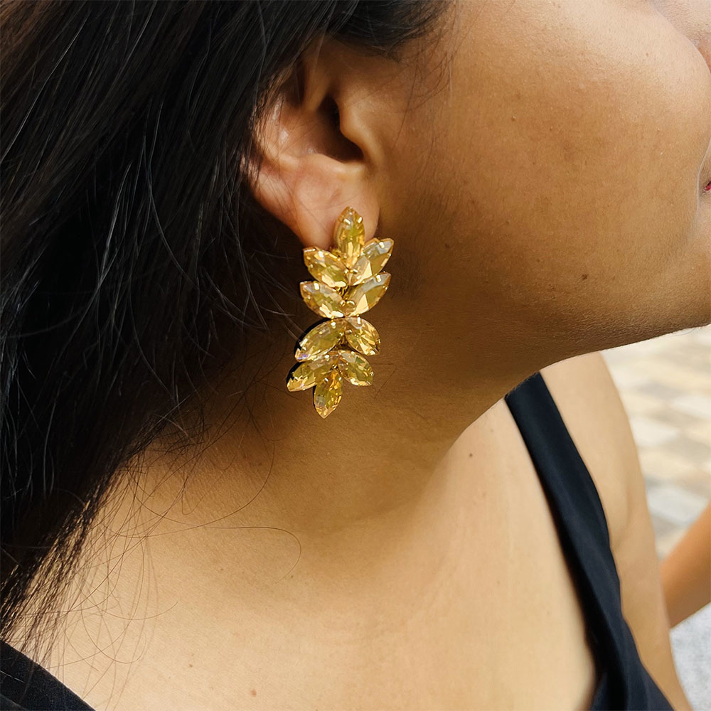 Hiraola's Product Image
