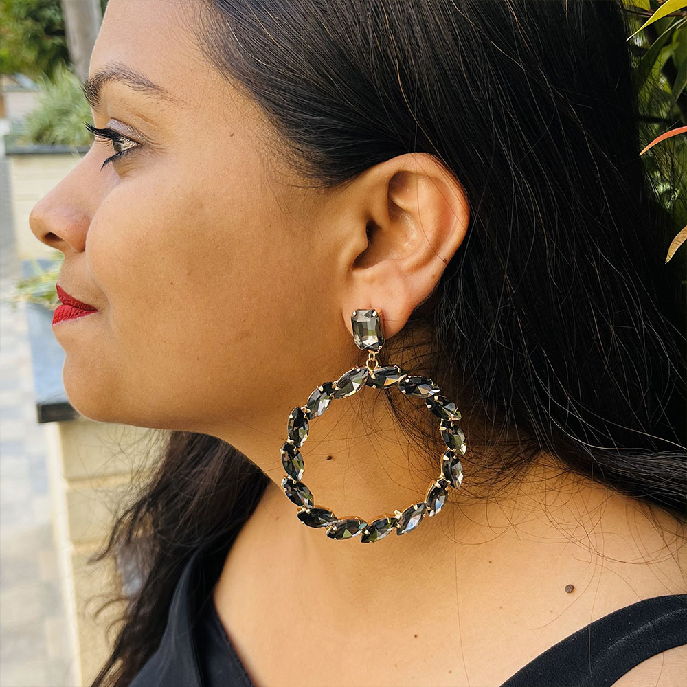 Hiraola's Product Image